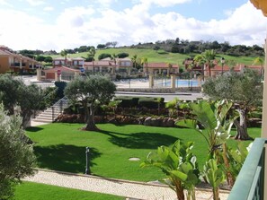 Property grounds - Luxury two-bedroom apartment with free use of pool, gym and spa (Lagos)