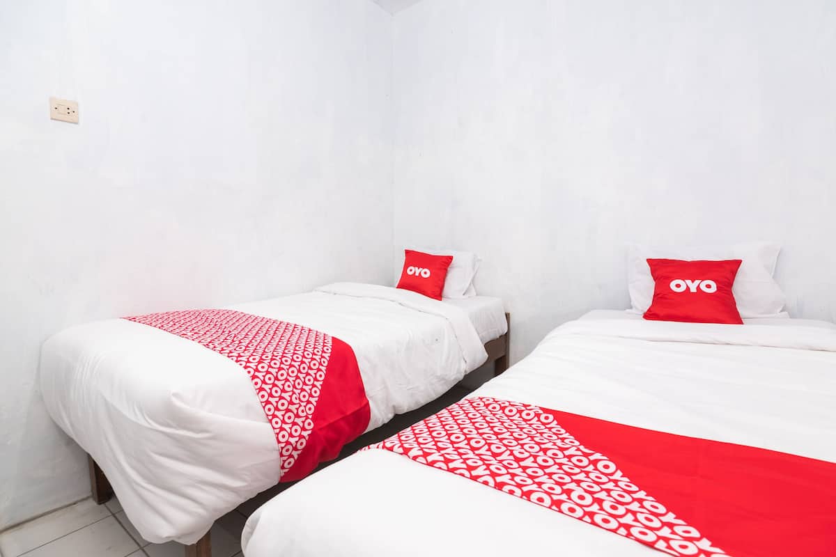 Habitación estándar con 2 camas individuales | Escritorio, wifi gratis y ropa de cama