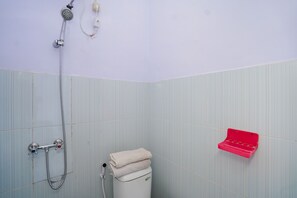 Buồng tắm vòi sen, khăn tắm 