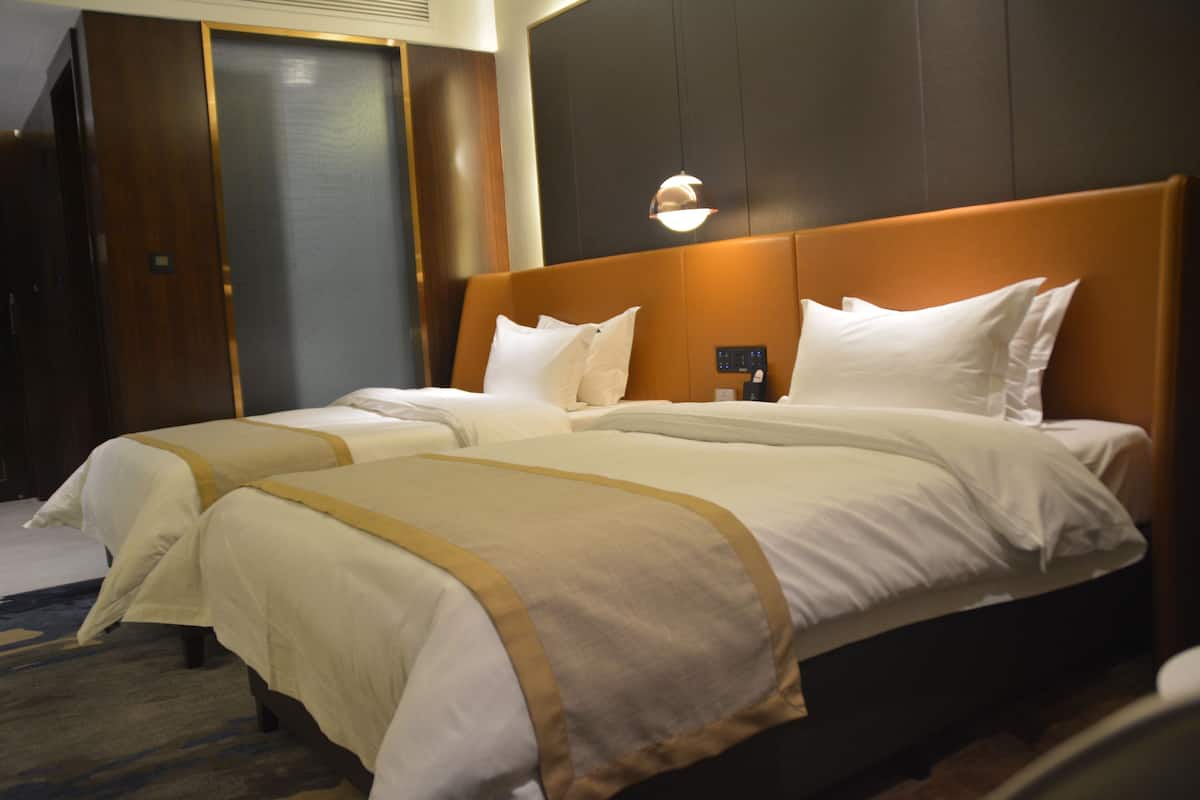 Business Twin Room | Free WiFi, wheelchair access