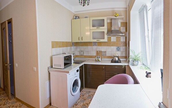 Apartment | Private kitchen | Fridge, microwave, stovetop, electric kettle