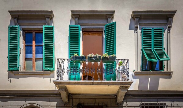 Front of property - Classic Tuscany Apartment B by Mmega (Florence)