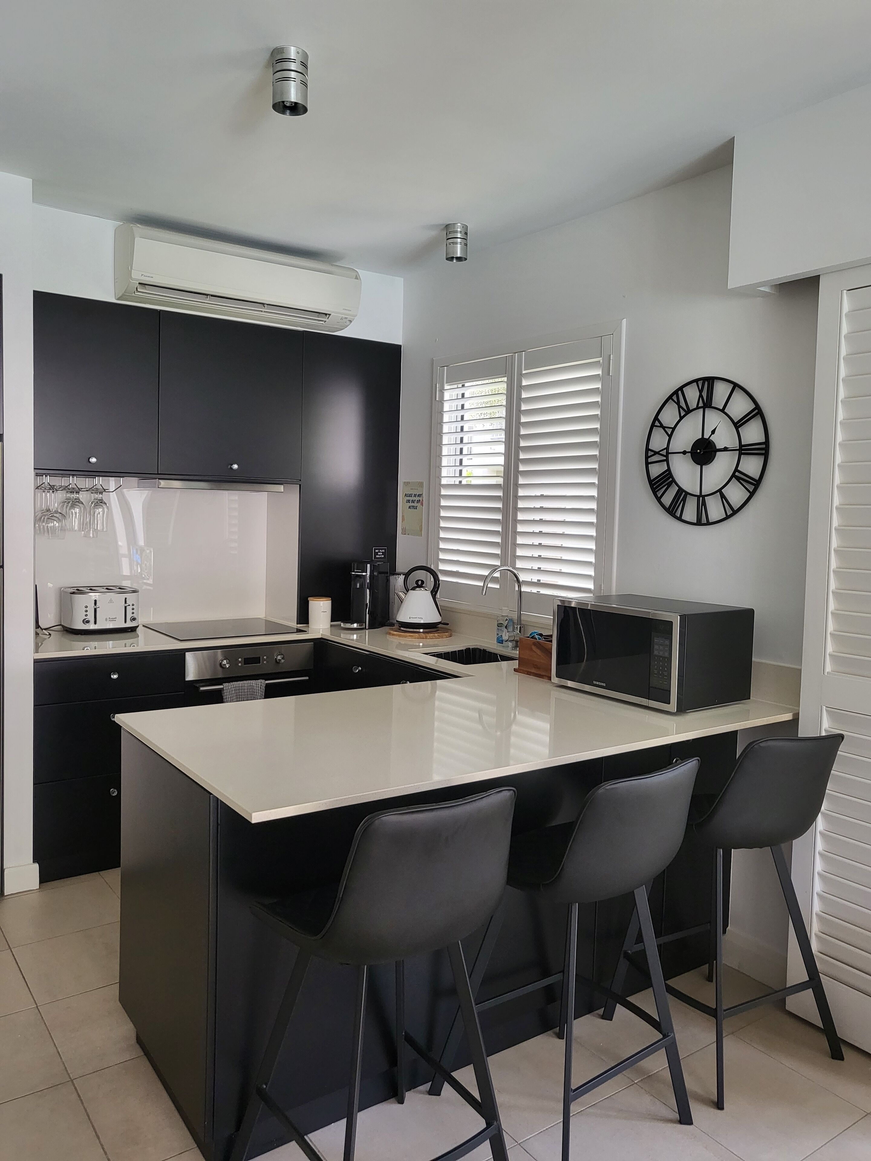 The Escape Luxury Apartment -2 Sleeps 5 people  — image 24