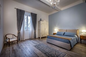 Apartamento de diseño | 1 dormitorio, ropa de cama de alta calidad, edredones de plumas