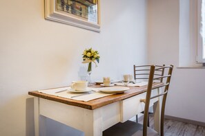 Comfort Apartment | In-room dining - Arno Apartment B by Mmega (Florence)