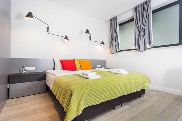 2 Schlafzimmer, Schreibtisch, Bügeleisen/Bügelbrett, kostenloses WLAN