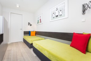 2 Schlafzimmer, Schreibtisch, Bügeleisen/Bügelbrett, kostenloses WLAN
