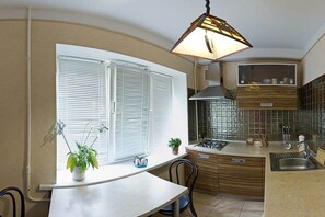 Appartement | Cuisine privée | Réfrigérateur, micro-ondes, plaque de cuisson, cafetière/bouilloire