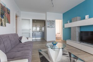 Apartment, 2 Bedrooms | Living room