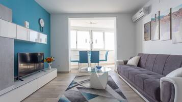 Apartment, 2 Bedrooms | Living room