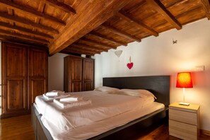 1 bedroom, premium bedding, down duvets, individually decorated - Palazzo Vecchio Place by Mmega (Florence)