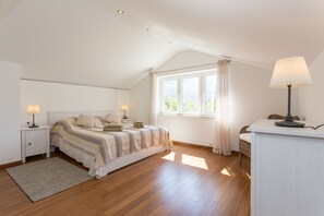Vila, 3 quartos | 3 quartos, ferros/tábuas de passar roupa, Wi-Fi de cortesia