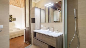 Comfort-Apartment, 1 Schlafzimmer | Badezimmer | Dusche, kostenlose Toilettenartikel, Haartrockner, Bidet