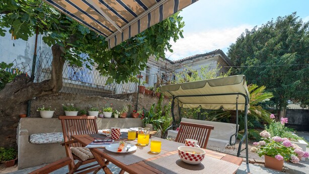 Outdoor dining - K&L Central Apartments (Dubrovnik)