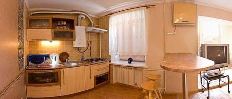 Apartment | Private kitchen | Fridge, microwave, stovetop, electric kettle