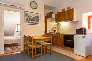 Apartment | Private kitchen | Fridge, oven, stovetop, electric kettle - Dubrovnik Crow's Nest (Dubrovnik)