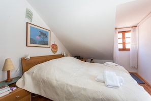 2 bedrooms, iron/ironing board, free WiFi, bed sheets - Dubrovnik Crow's Nest (Dubrovnik)
