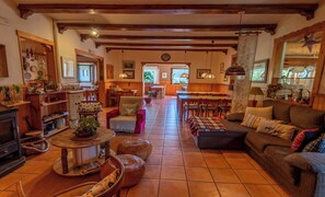 Dining room - Hostal Xalet Refugi Pere Carné - Hostel (Alp)