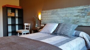 Kamar Double, kamar mandi umum | Wi-Fi gratis dan seprai linen