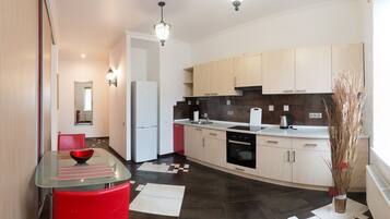 Apartemen, 1 kamar tidur | Dapur pribadi | Lemari es, oven, kompor, dan ketel listrik