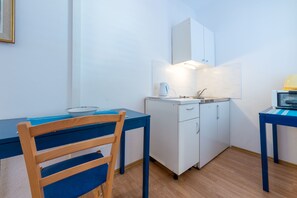 Superior-Studio, Meerblick (3) | Eigene Kochnische | Kühlschrank, Herdplatte, Wasserkocher, Kochgeschirr/Geschirr/Besteck