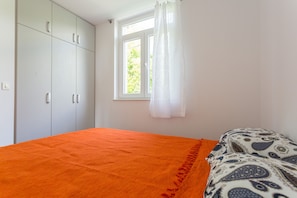 1 habitación, escritorio, tabla de planchar con plancha y wifi gratis 