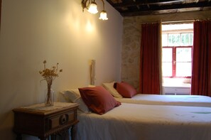 2 habitaciones, wifi gratis y ropa de cama 