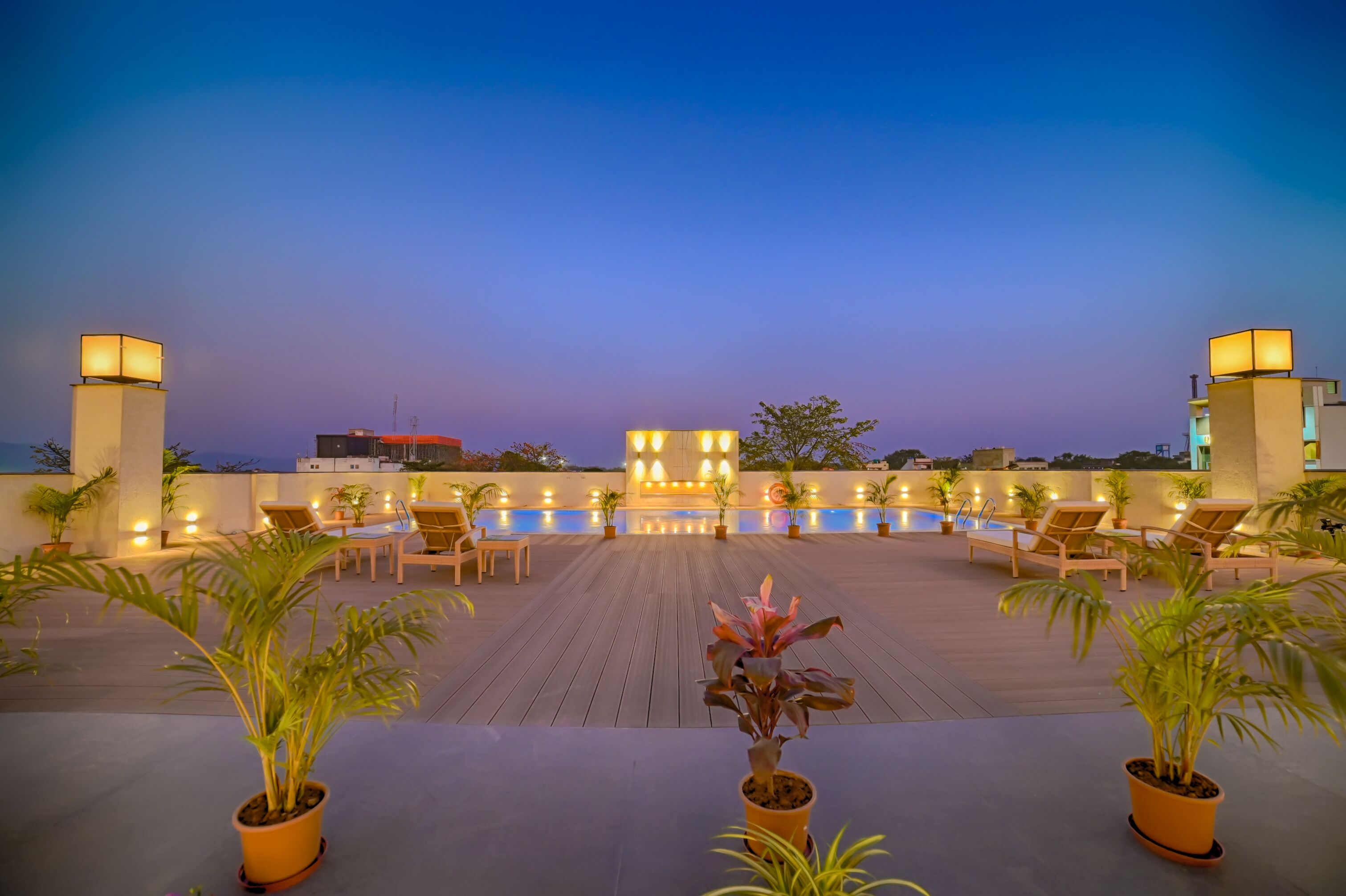 Outdoor pool, pool loungers