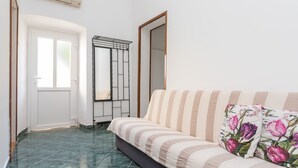 Appartamento, 2 camere da letto | 2 camere, ferro/asse da stiro, Wi-Fi gratuito, lenzuola