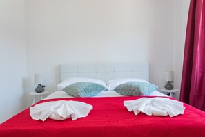 Apartamento, 2 quartos | 2 quartos, quartos à prova de som, ferros/tábuas de passar roupa