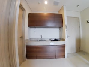 Apartment, 2 Bedrooms | Private kitchenette | Fridge, stovetop, electric kettle, cookware/dishes/utensils