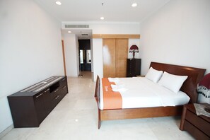 2 bedrooms, bed sheets - Apatel Senayan Residence (Jakarta)