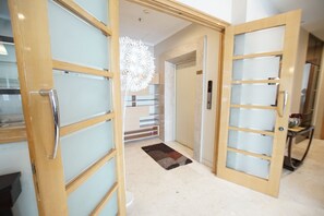 Interior - Apatel Senayan Residence (Jakarta)