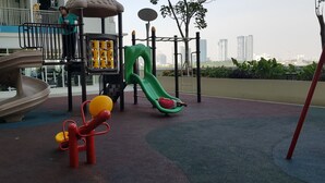 儿童活动区 - 室外