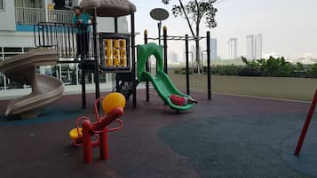 Children’s play area – outdoor