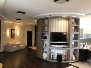 Apartment, 1 Schlafzimmer | Wohnbereich | Flachbildfernseher