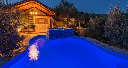 2 bedroom awesome home in Punat