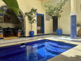Outdoor pool, pool loungers