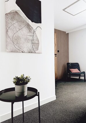 Business Twin Room (P8) | Free WiFi, bed sheets