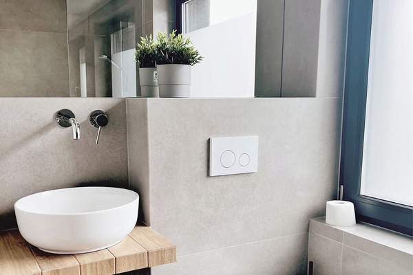 Business-Zweibettzimmer (P8) | Badezimmer | Dusche, Regendusche, Haartrockner, Handtücher