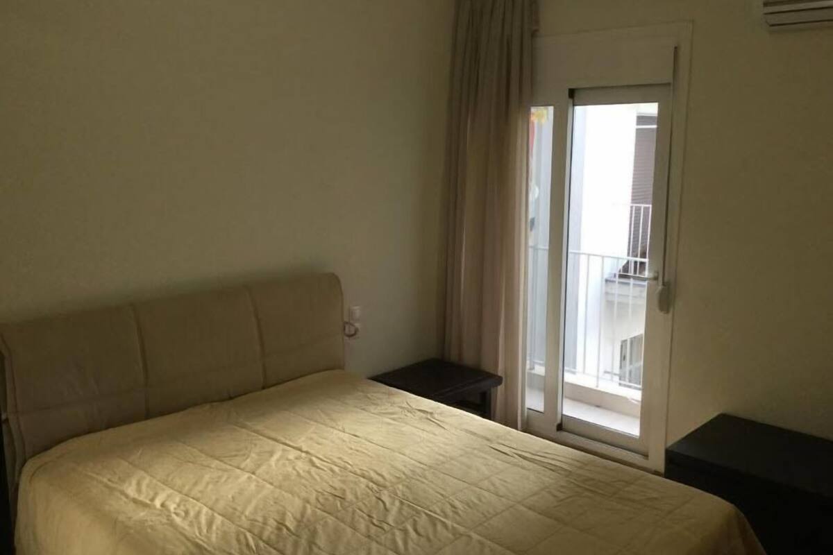 1 chambre, fer et planche à repasser, Wi-Fi gratuit, draps fournis