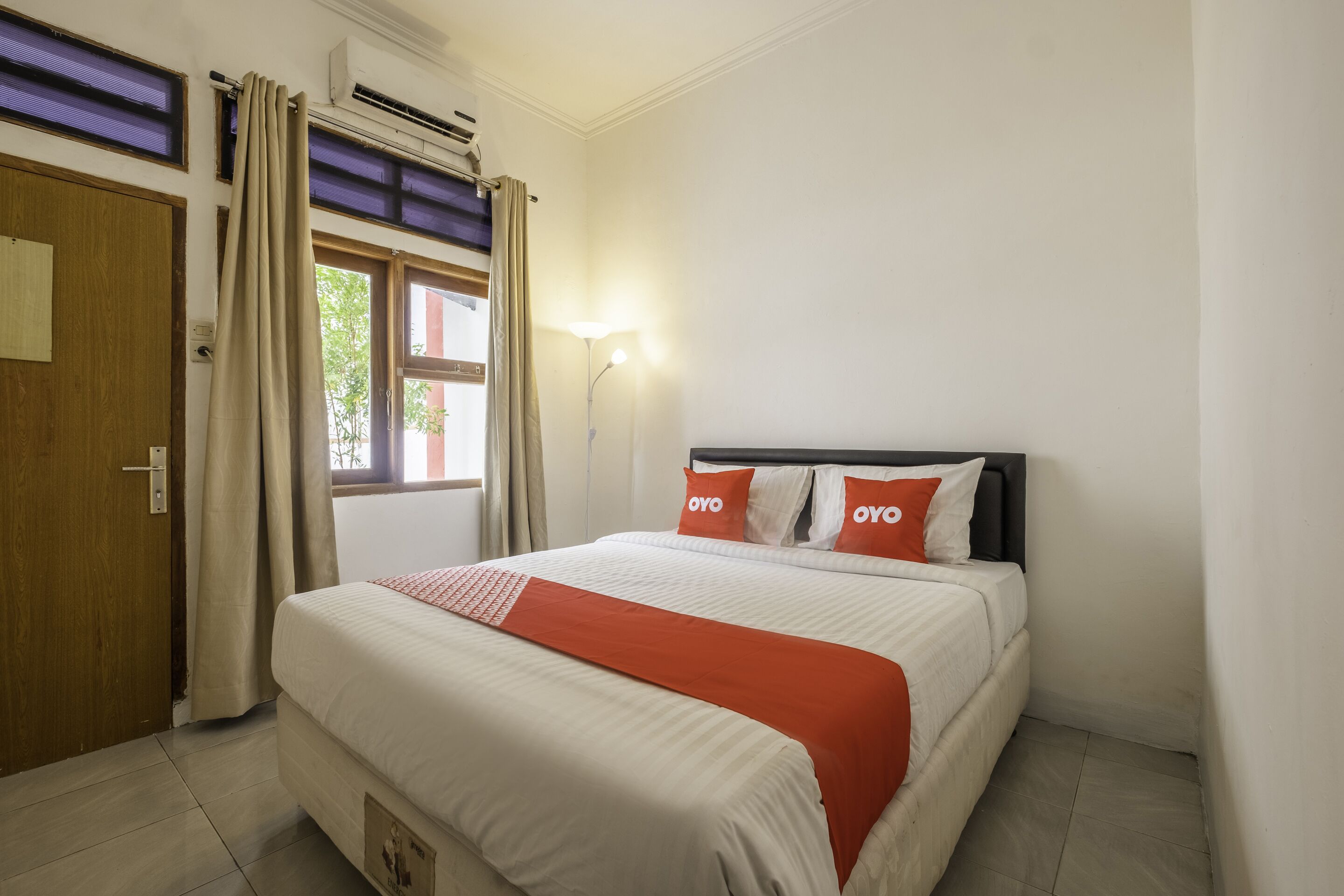Kamar Double Standar | Wi-Fi gratis dan seprai linen