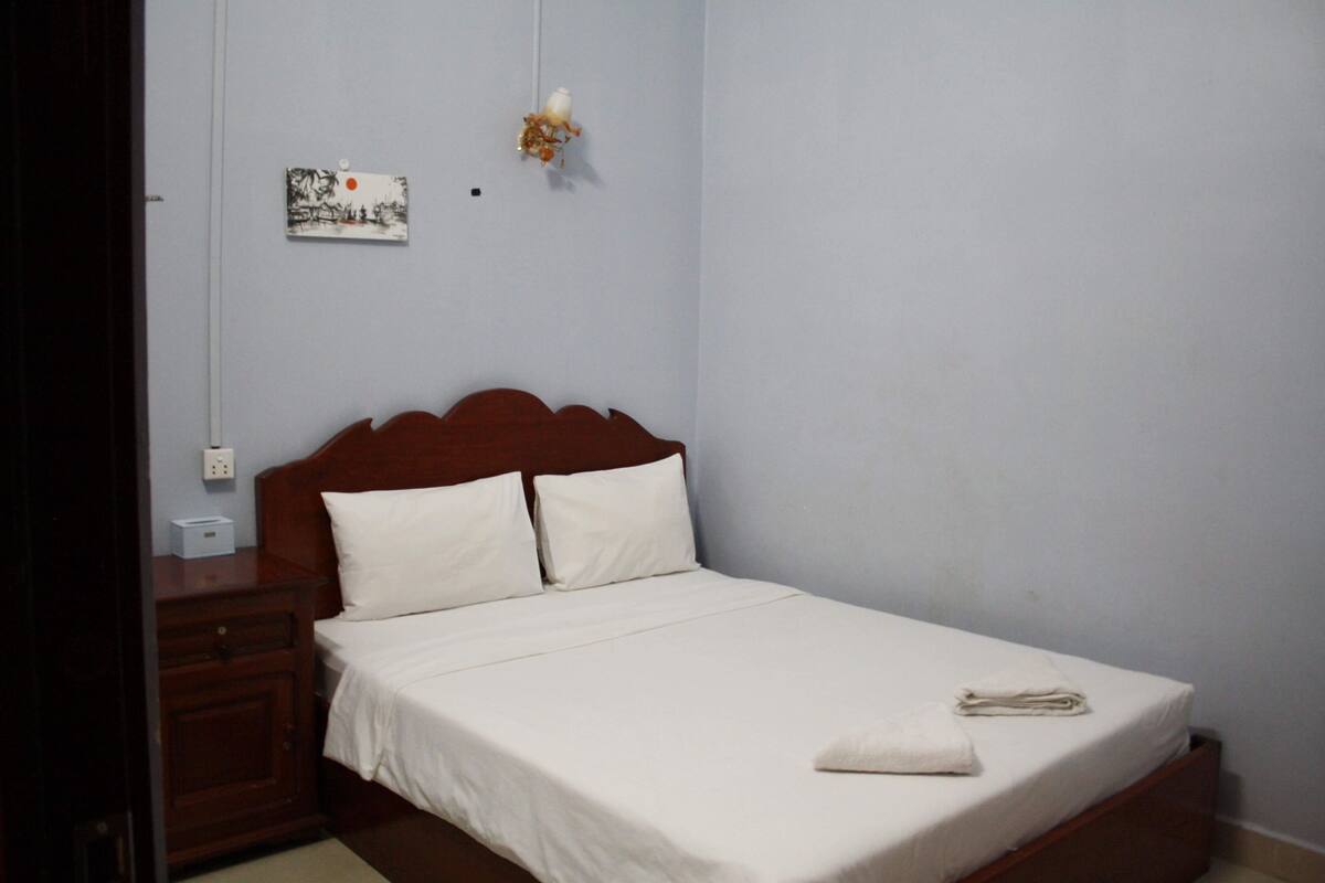 Standard Double Room without Window | Bureau, Wi-Fi gratuit