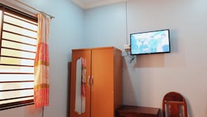 32-inch LED TV with cable channels, TV
