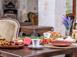 Free daily cooked-to-order breakfast