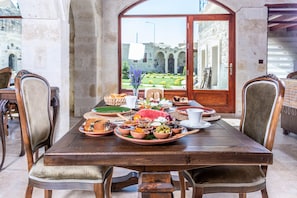 Gratis frukost enligt egen beställning varje dag