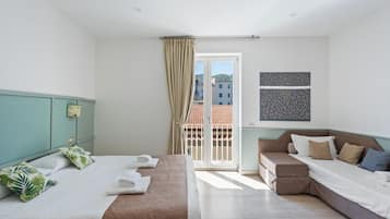 1 Schlafzimmer, Schreibtisch, BĂŒgeleisen/BĂŒgelbrett, Reisekinderbett