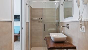 Shower, free toiletries, hair dryer, bidet