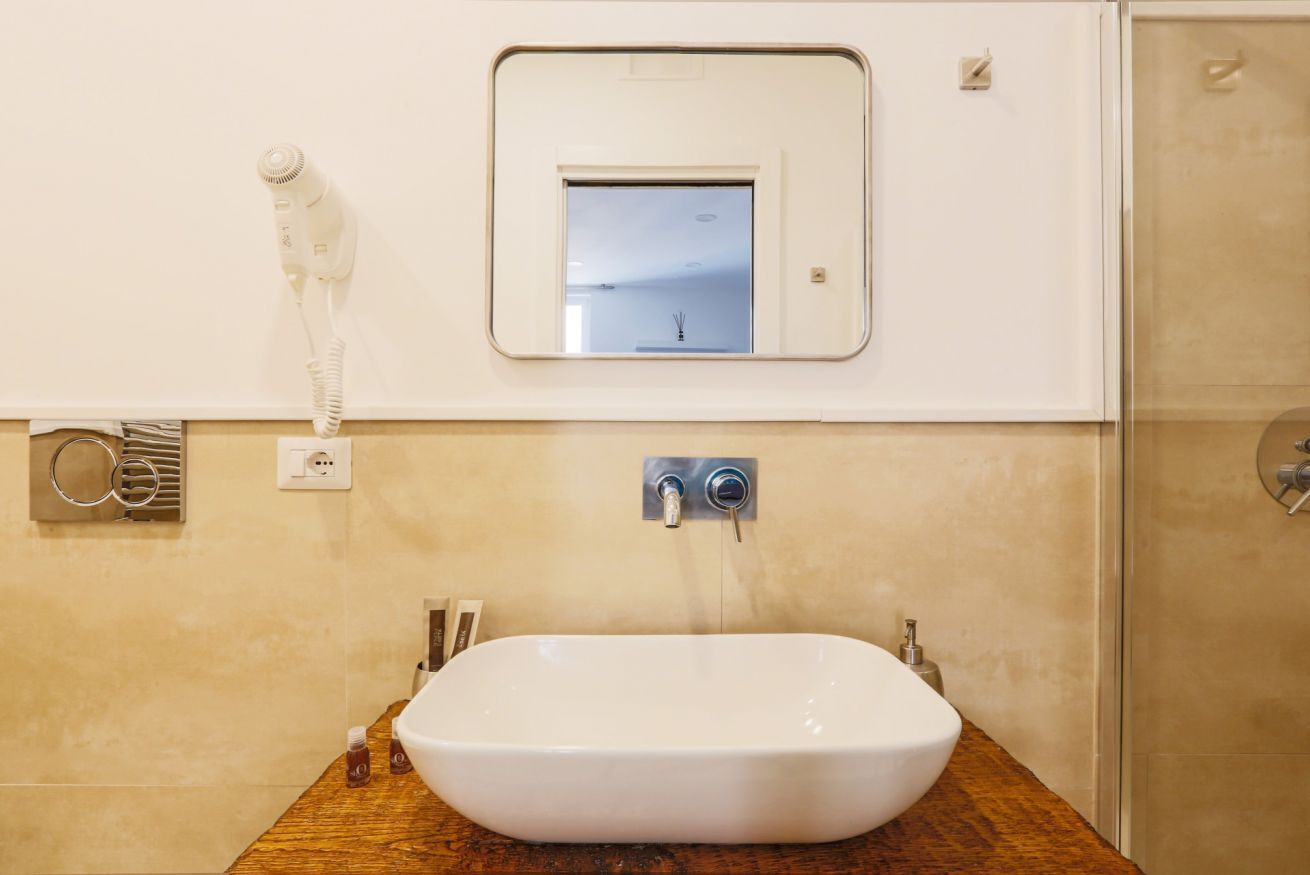 Doccia, asciugacapelli, bidet, asciugamani