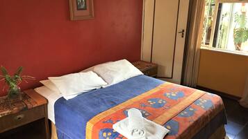 Comfort Double Room, Private Bathroom (Inhambane)